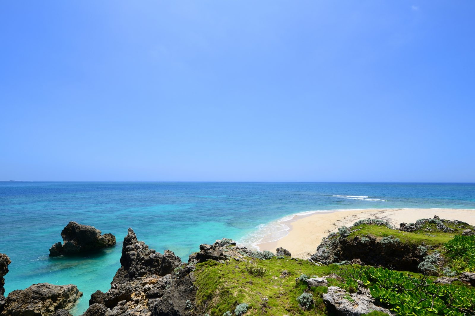 沖縄の海の彼方——ニライカナイの由来となった風景